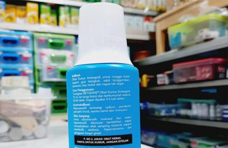 Perbedaan-Betadine-Kumur-Hijau-dan-Biru